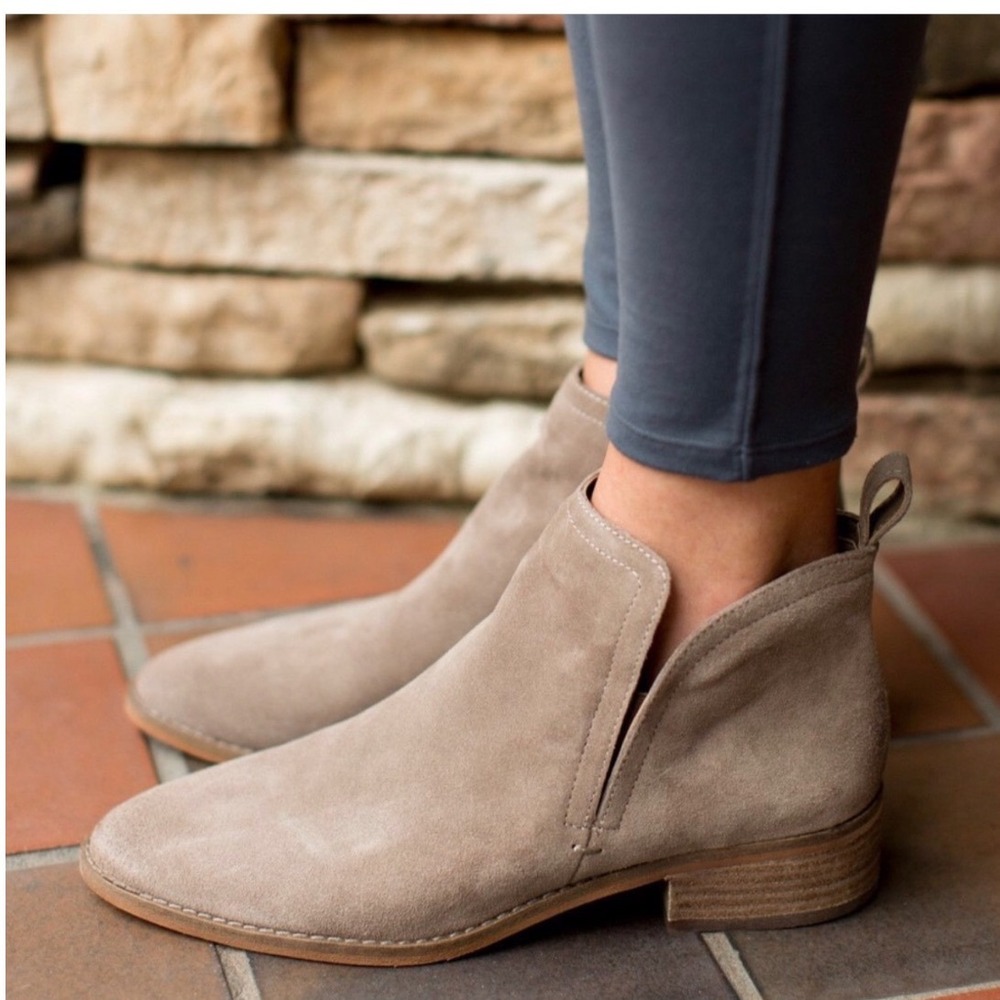 Dolce Vita Tessey Suede Tan Ankle Booties Block Heel‎ Size 8